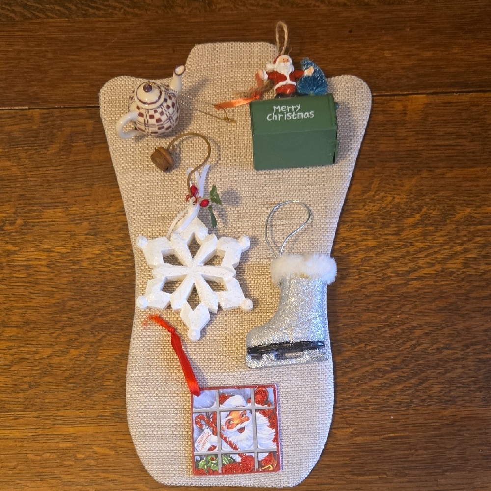 ♦️Christmas Ornaments Set Of 5. FINAL PRICE ♦️